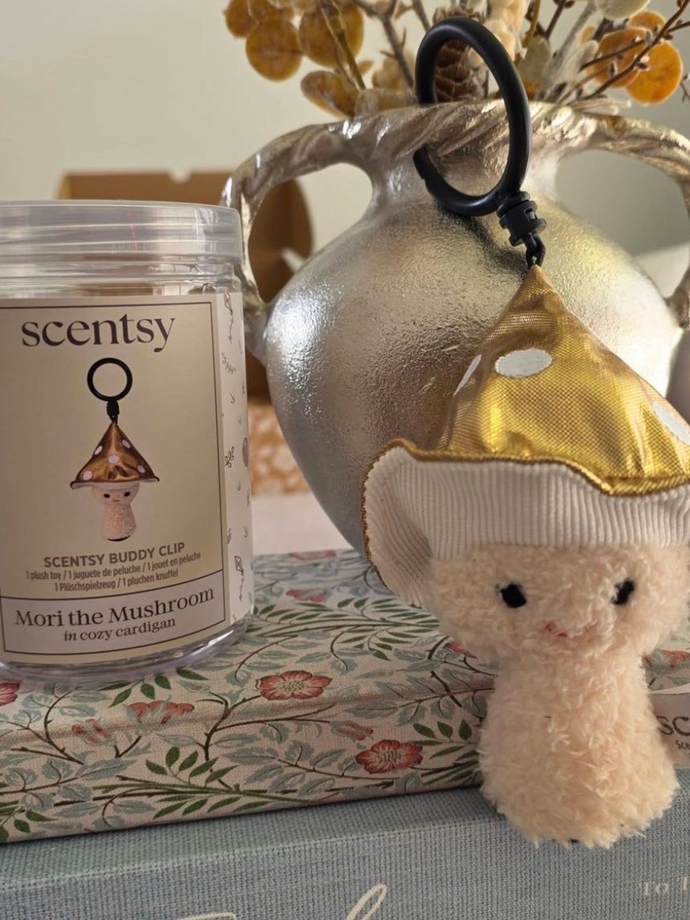 Scentsy buddy clip
Mori the mushroom
New unused - recently released